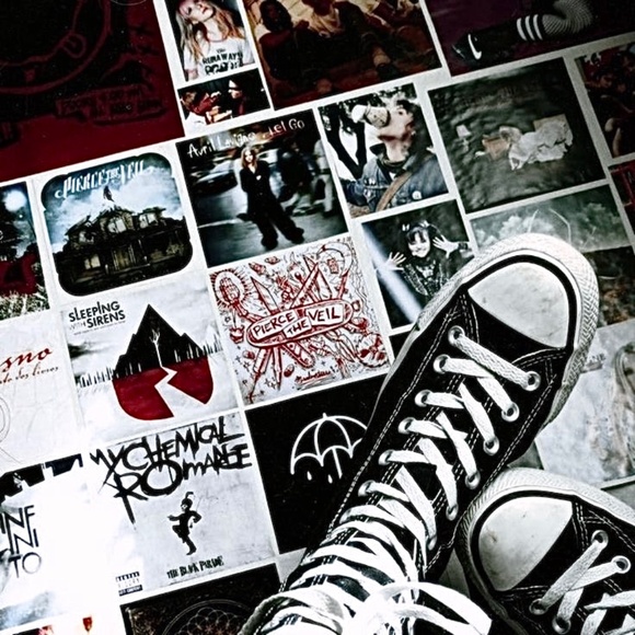 Meet your Posher, fiona 🦇 - Picture 2 of 3